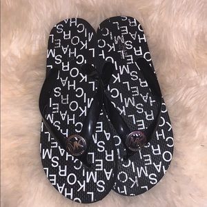 michael kors flip flops